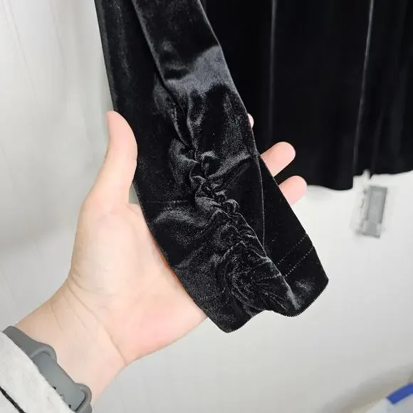 Sno Skins Women's Black Plush Velvet Turtleneck Sweater Size XL Pullover Cozy - Picture 5 of 10